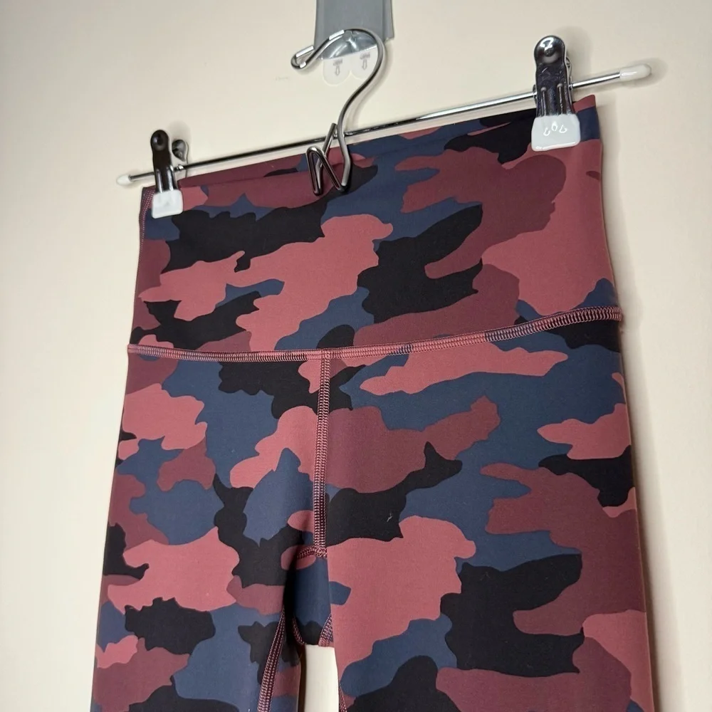 LULULEMON Wunder Under 26” Inseam Yoga Legging in Camo Smoky Red Night Sea Multi